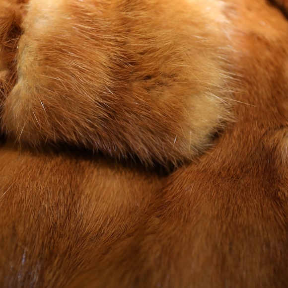 RED FOX FUR COAT - Picture 6 of 7